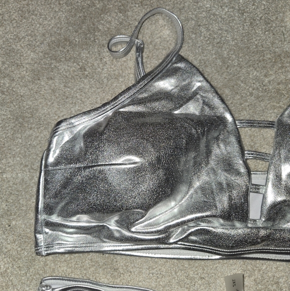 Silver Bikini Set🍒 - Picture 3 of 11